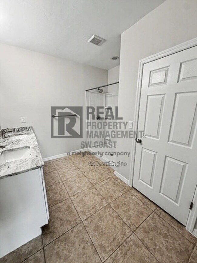 Building Photo - 7317 Mikasa Dr