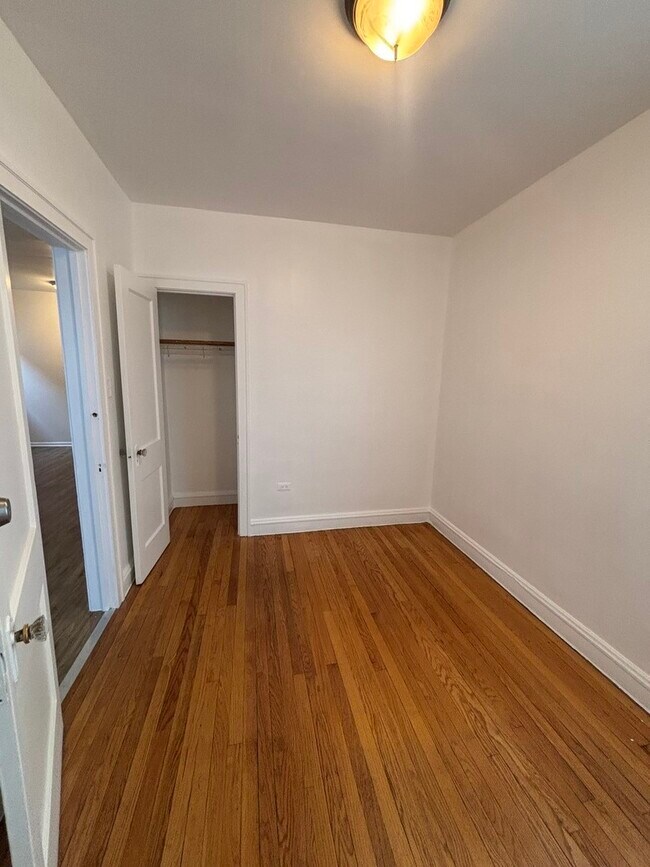 Building Photo - 8826 S Exchange Ave