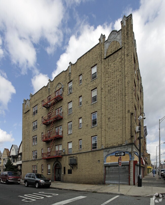 Primary Photo - 190-192 Van Nostrand Ave
