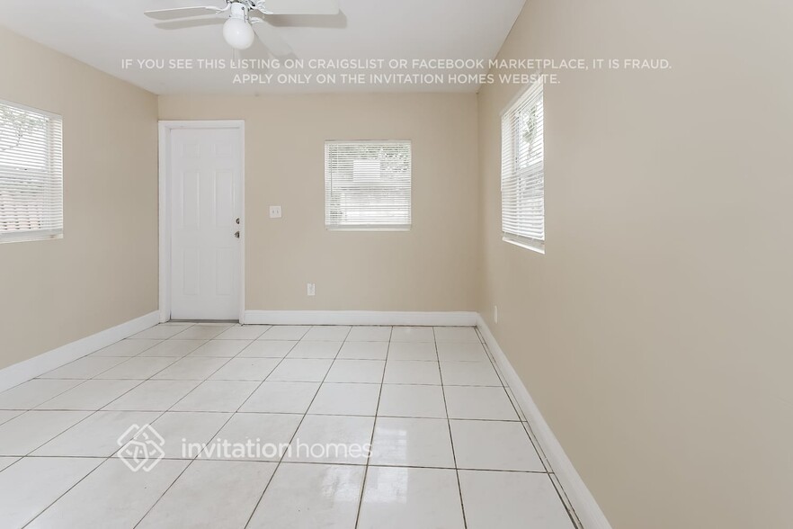 Building Photo - 5670 S 38th Ct