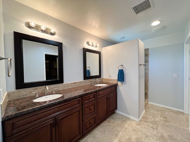 Building Photo - JUST REDUCED!! HOUSE -  COTTONWOOD - VERDE VILLAGE