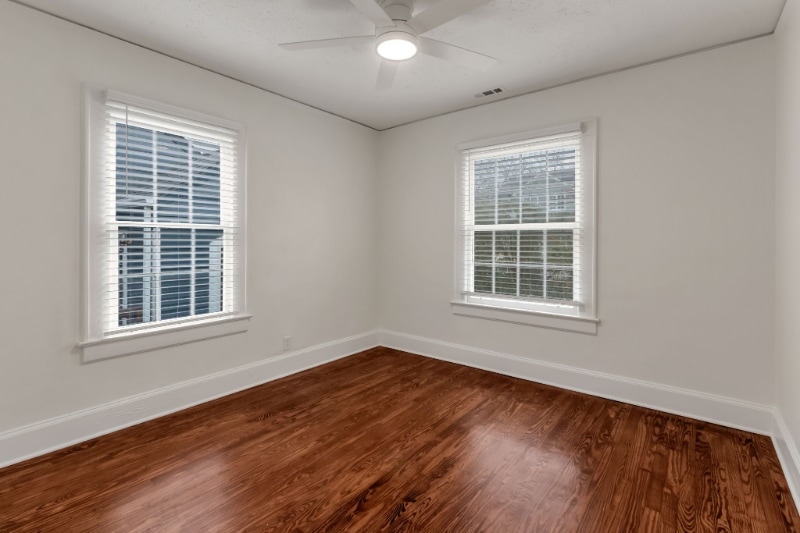 Building Photo - 624 Stokeswood Ave SE