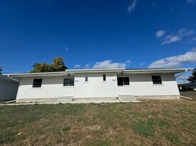 Building Photo - 2512 Henry Ave