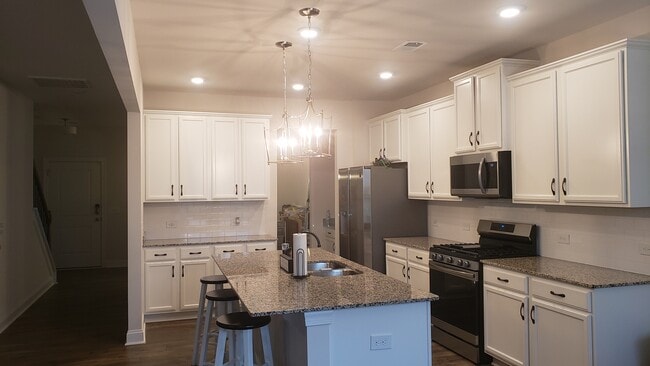 Building Photo - 413 Marietta Ln