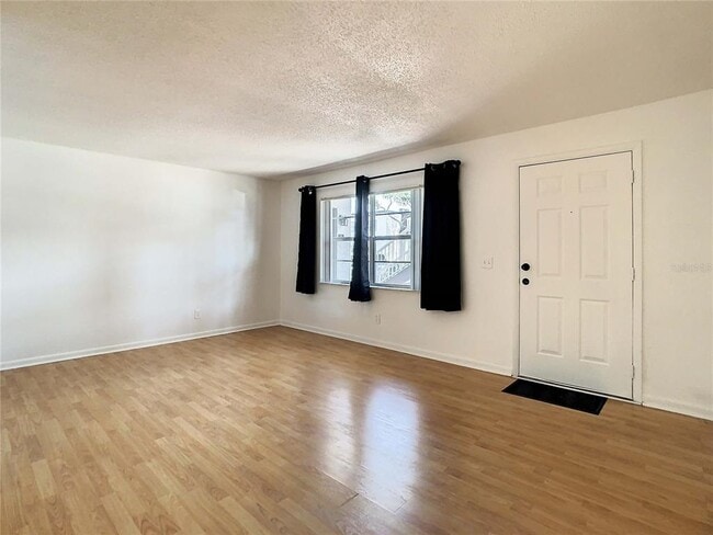 Building Photo - 9115 Tudor Dr