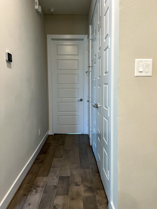 Building Photo - 2643 Fountain Key Blvd