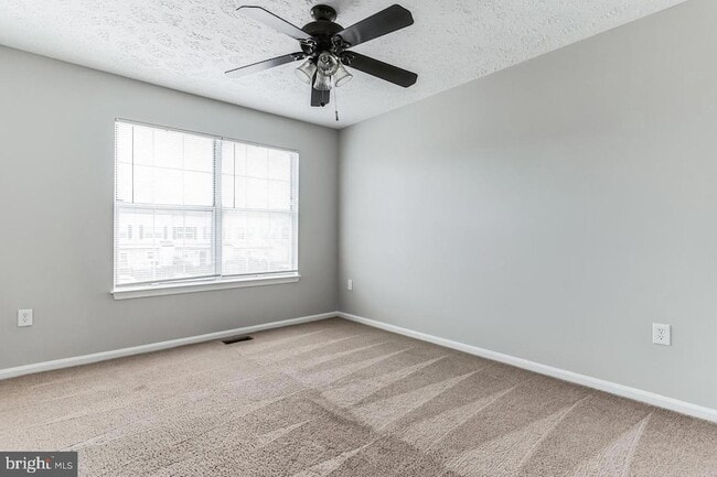 Building Photo - 6103 Red Squirrel Pl