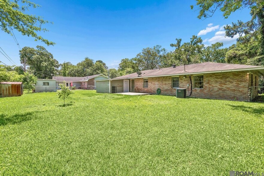 Building Photo - 8977 Nolen Dr
