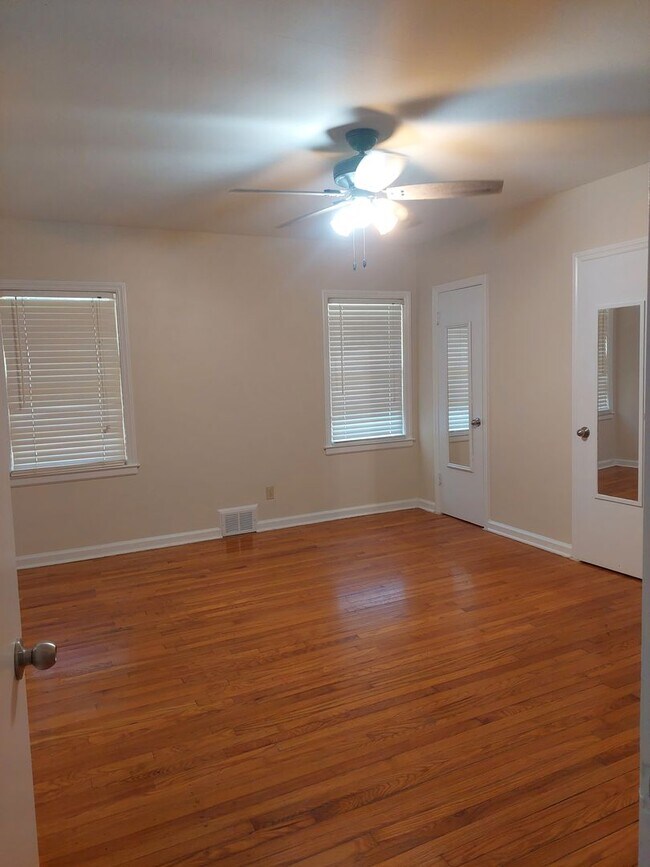 Building Photo - Heart of Midtown