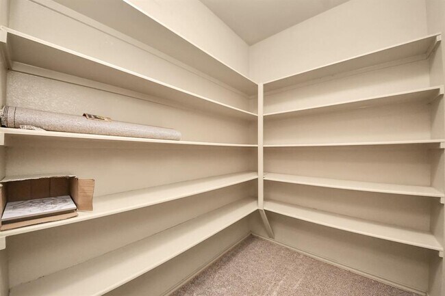Building Photo - 2043 Naplechase Crest Dr