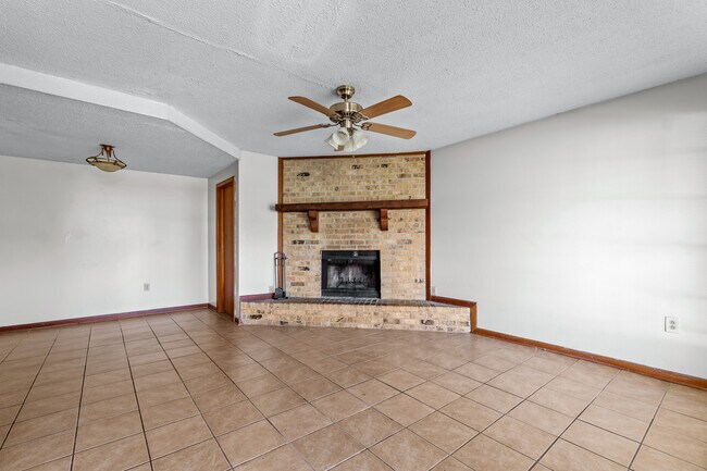 Building Photo - 3535 Yorkfield Dr