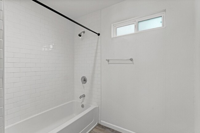 Building Photo - Stunning Remodeled 3-Bed, 3.5-Bath Home with Two Kitchens & Expansive Private Driveway in La Mesa!