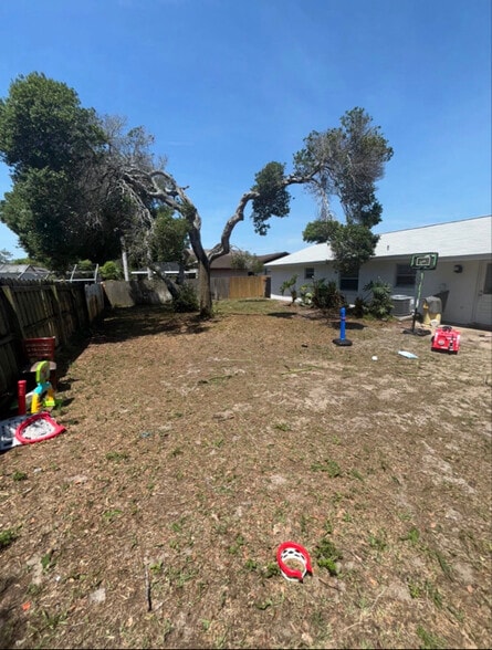 Building Photo - 1317 N Shangri-La Dr