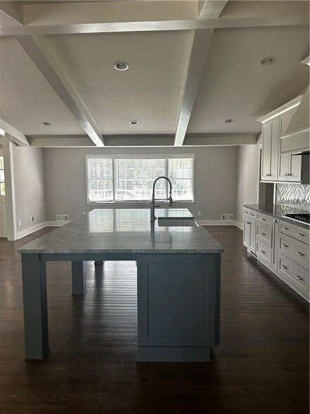Building Photo - 265 Pebble Trail