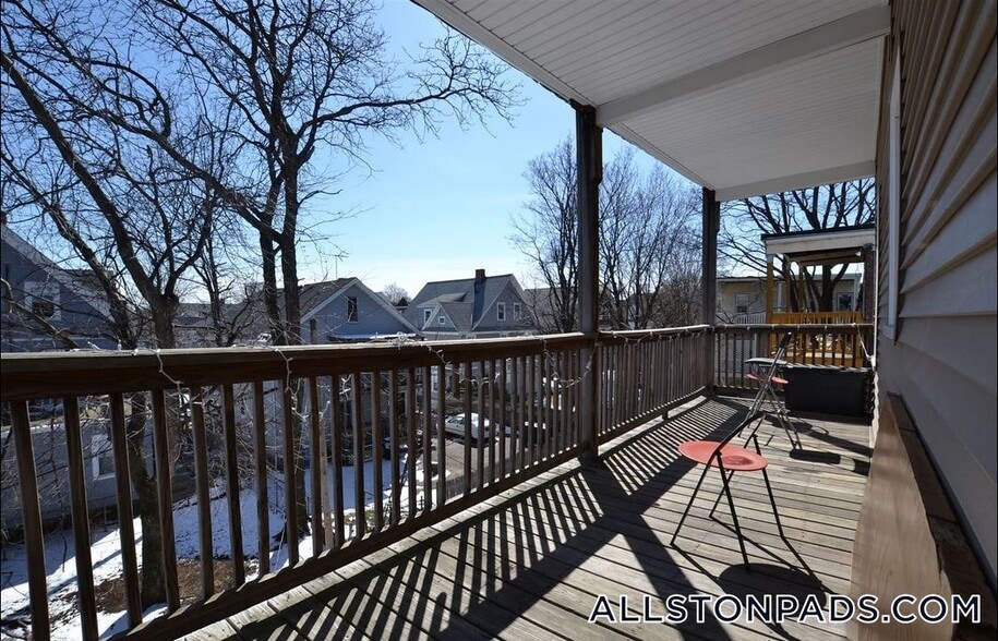 Building Photo - 44 Easton St