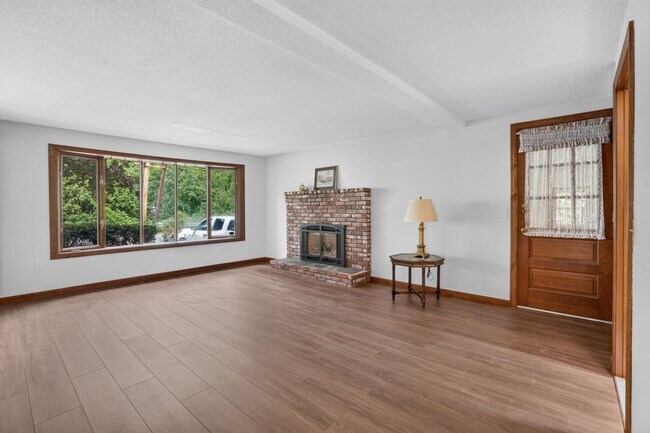 Building Photo - 375 Kendall Rd