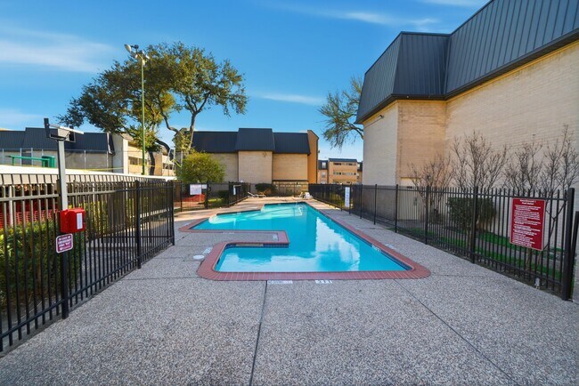 Building Photo - 8523 Hearth Dr