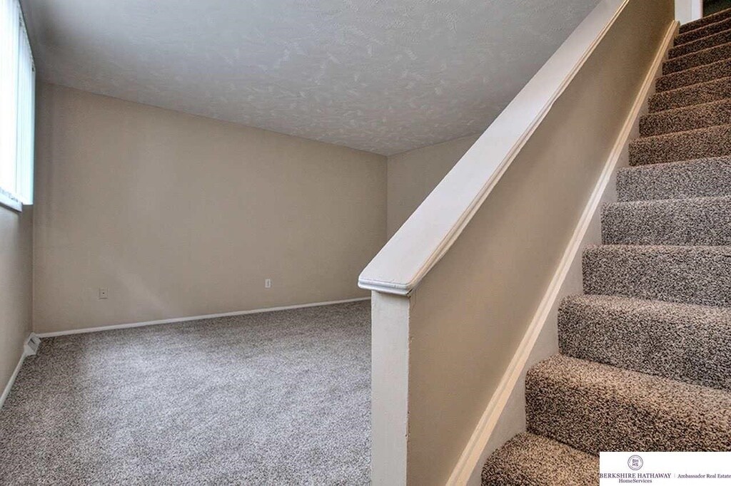 Building Photo - 1901 Winnie Dr