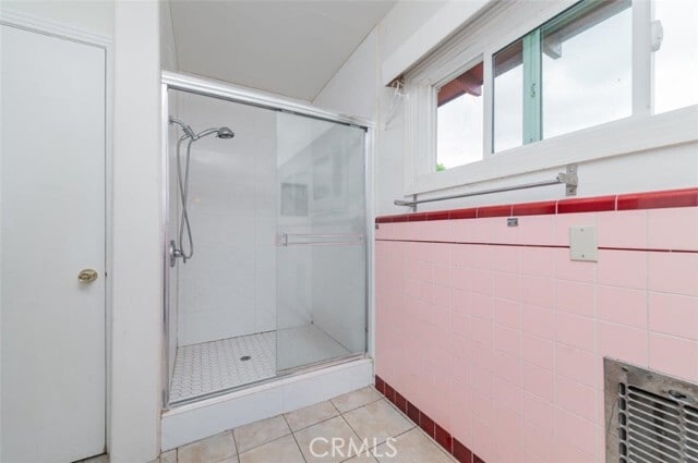 Building Photo - 2832 E Farview Ln