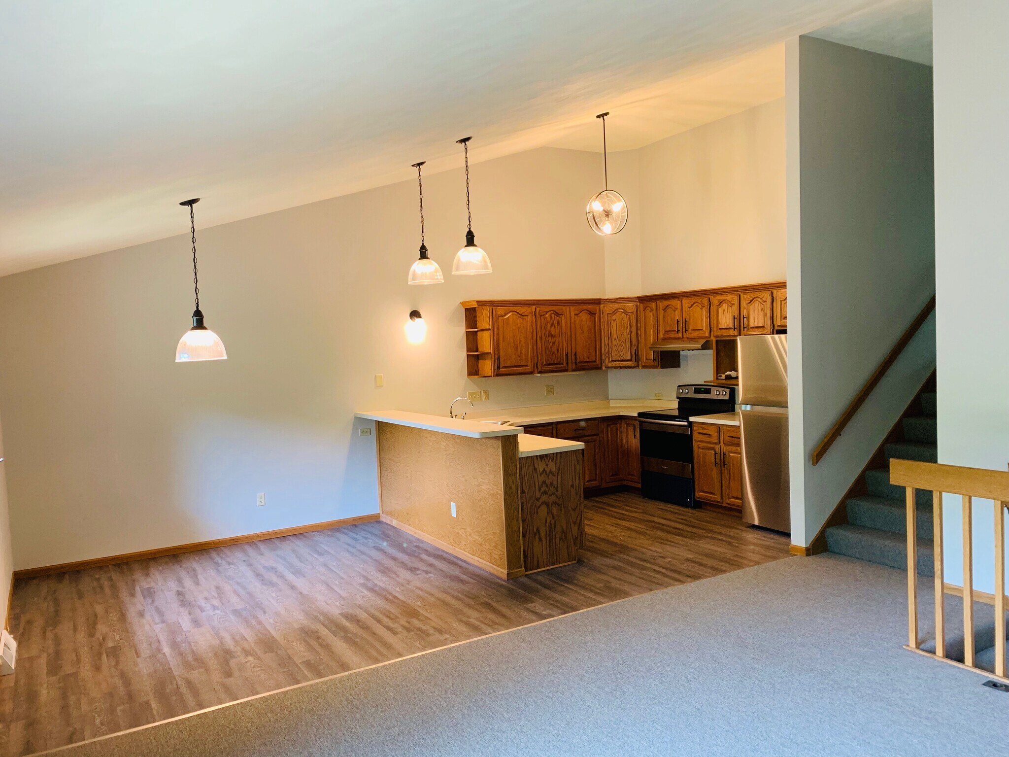 Building Photo - 371 Winnebago Ct