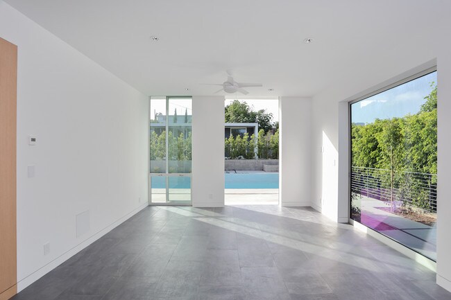 Building Photo - 3660 Inglewood Blvd