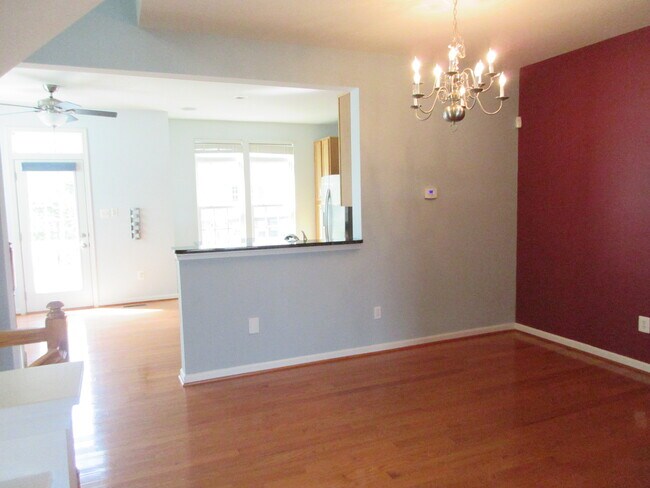 Building Photo - 469 Rolkin Rd