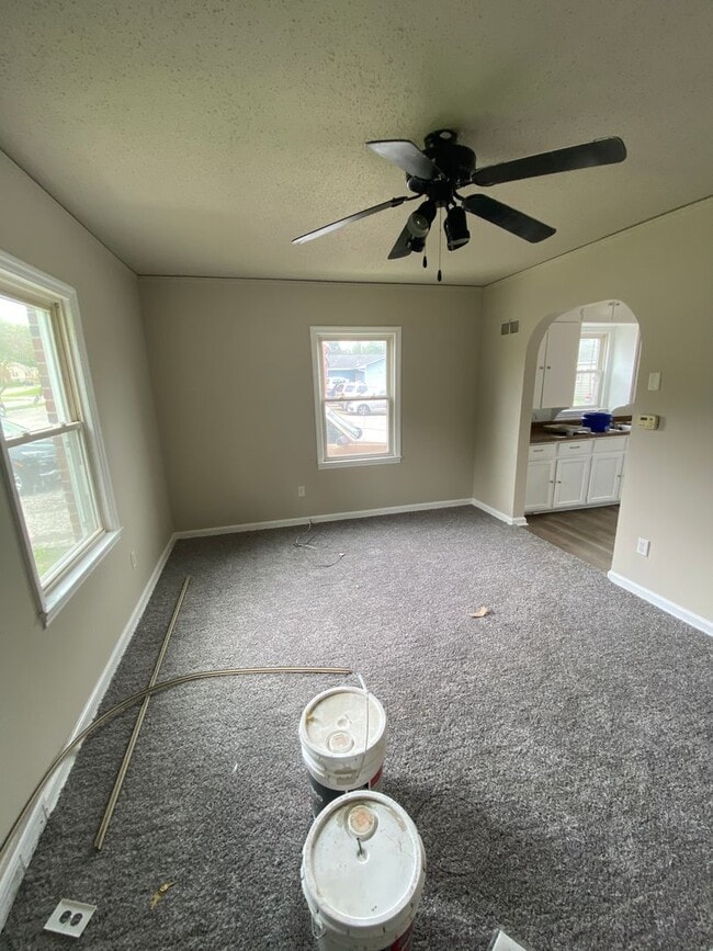 Building Photo - Cozy 2 Bedroom 1 Bath