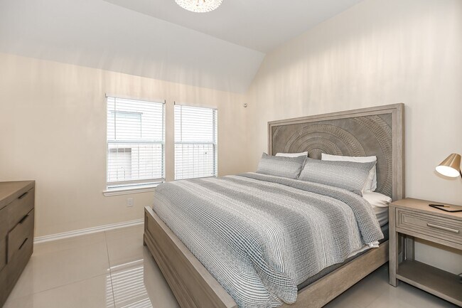 Building Photo - 18022 Dunoon Bay Point Ct