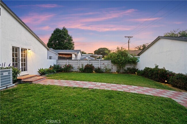 Building Photo - 16521 Plummer St
