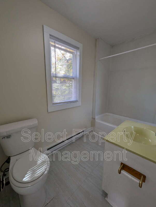 Building Photo - 1132 Rivermet Ave