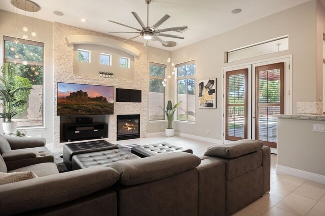 Building Photo - Stunning UPGRADED Furnished Home in Chandler!!!