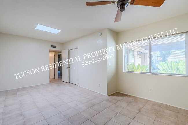 Building Photo - 5084 N Camino Del Lazo