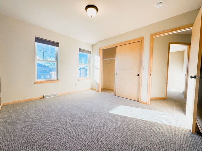 Building Photo - 1139 Cathedral Point Dr