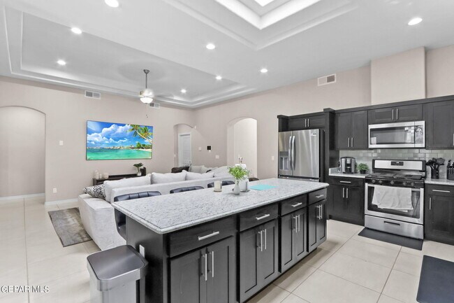 Building Photo - 629 Guy Meyers