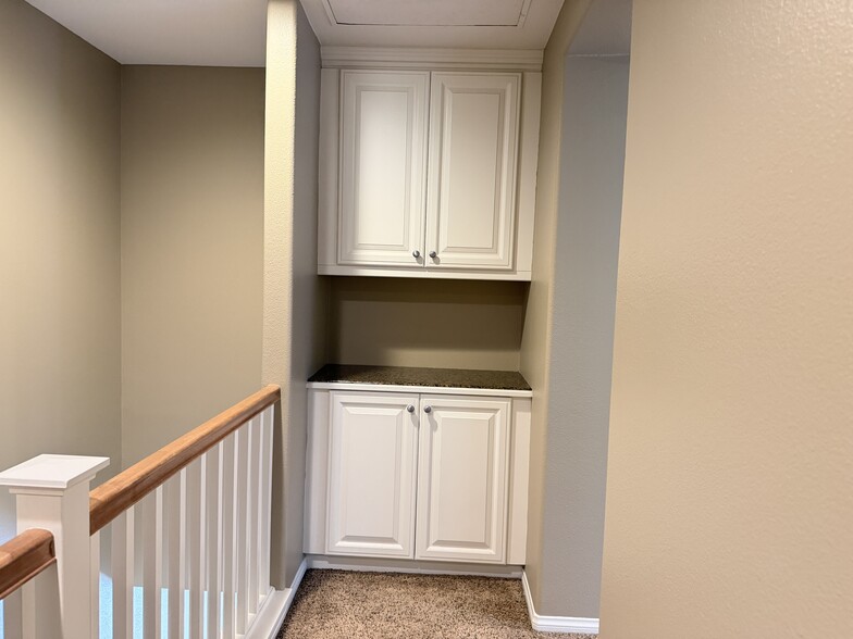 Linen cabinets - 28377 Mirabelle Ln