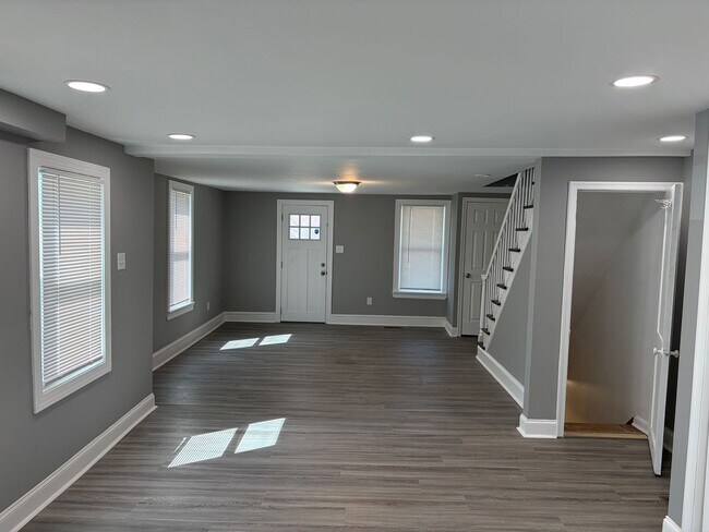 Building Photo - Fully Renovated 3BR/2BA Corner Twin Home-Move in Ready