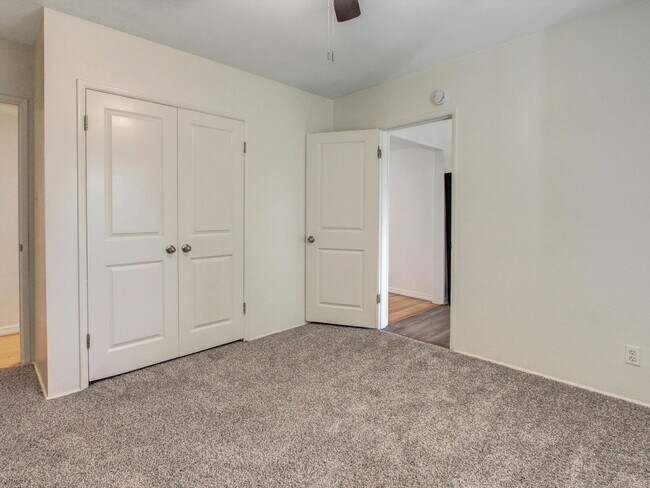 Building Photo - 3 bedrooms, 2 bathrooms house in La Habra