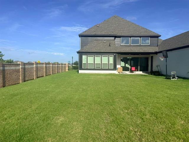 Building Photo - 14902 Hometown Dr