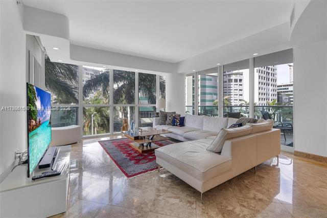 Building Photo - 1331 Brickell Bay Dr