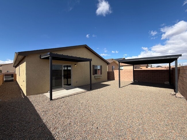 Building Photo - 3 Bedroom Single Story Home Available Near Huning Ranch Loop SW & Main St NW in Los Lunas!