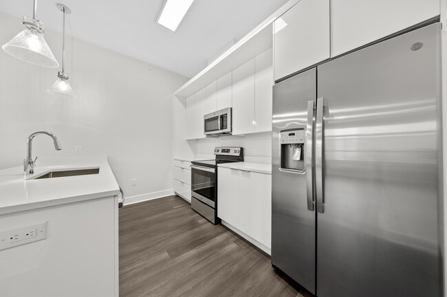 Building Photo - 121 34th St