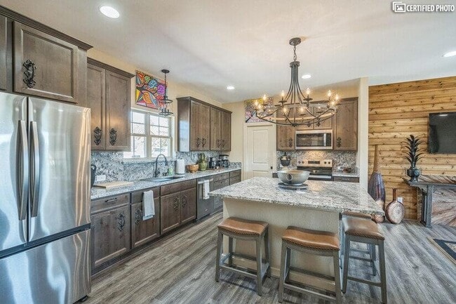 Building Photo - 505 Heron Dr