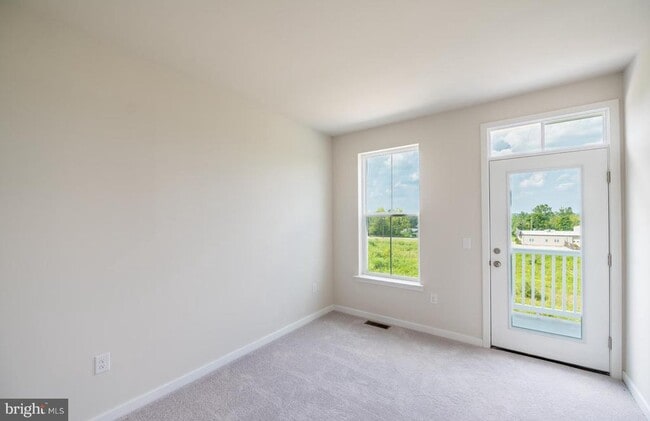 Building Photo - 713 Platinum Dr