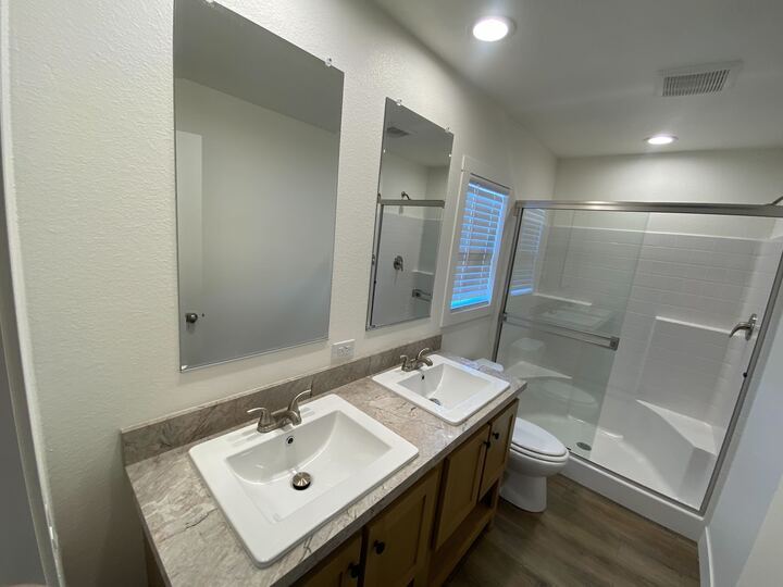 Building Photo - 2060 N Center St