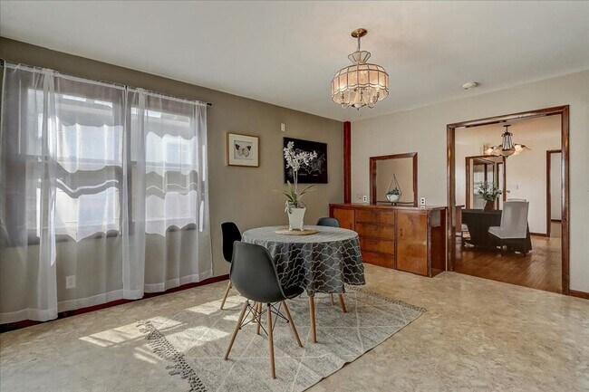 Building Photo - 4Bed/2Bath - Home For Rent in Fort Atkinson