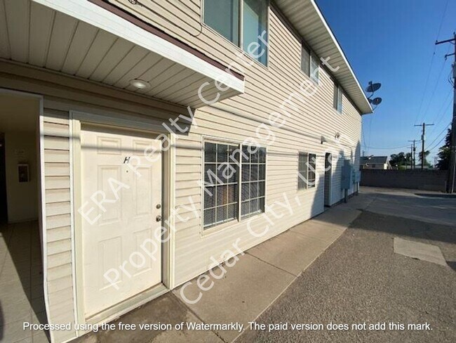 Building Photo - Move-In Discount!! 2 bedroom, 2 bathroom apartment