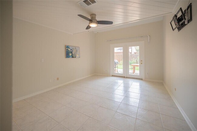 Building Photo - 16623 Park Green Way