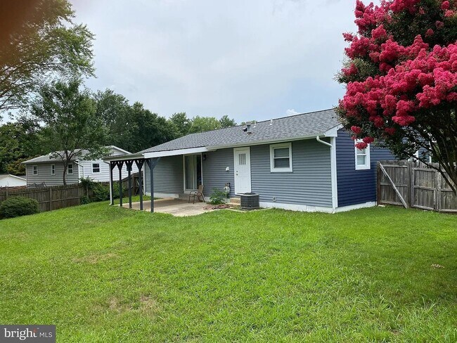 Building Photo - 13223 Hawthorn Ln