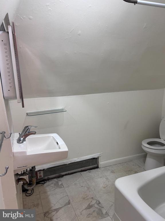 Building Photo - 913 Fayette St