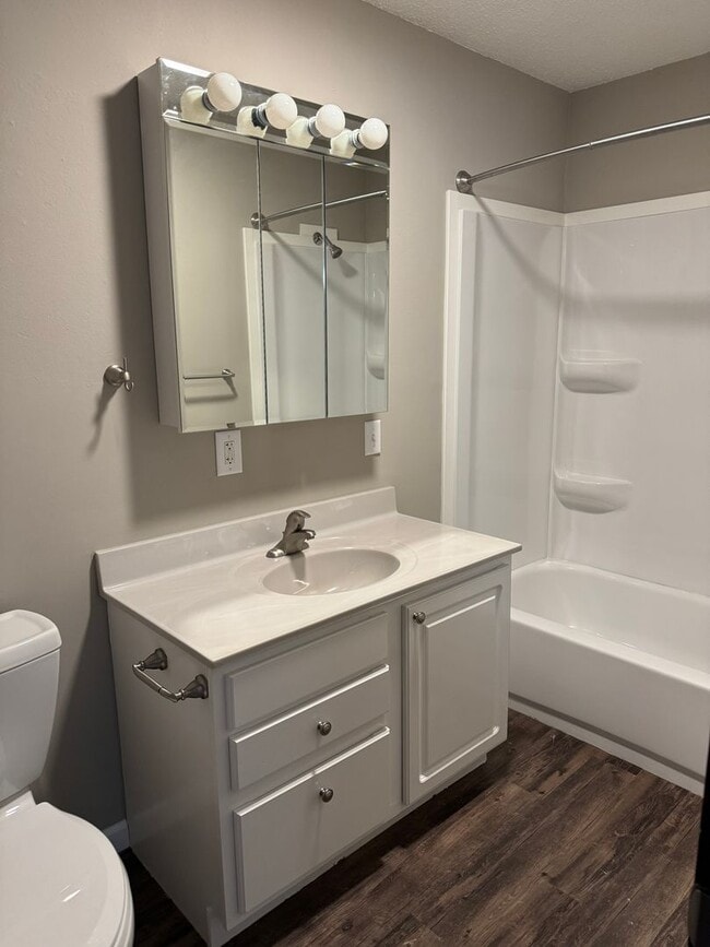 Building Photo - 1BR/1BA East Campus - Short Distance to Campus!!